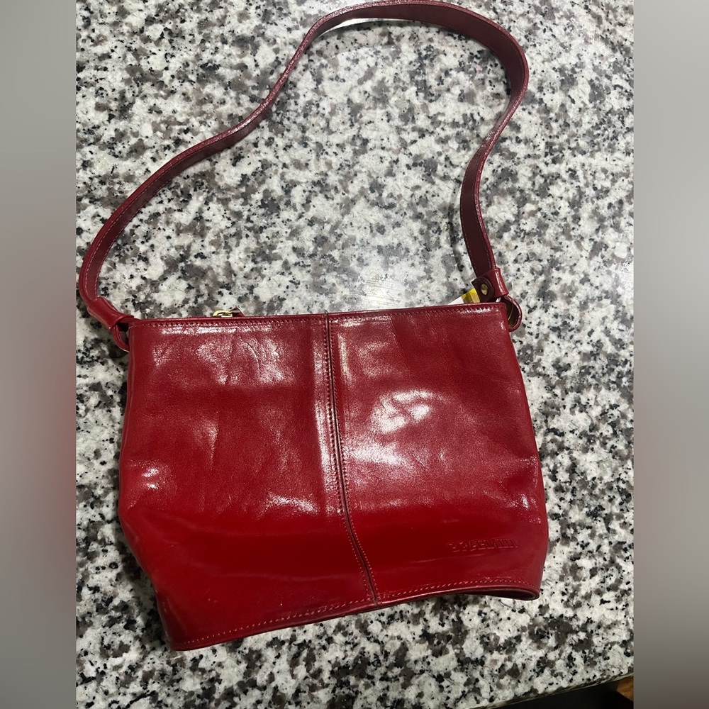 Vintage Brahmin Red Leather
Shoulder Bag Purse Oval Bucket